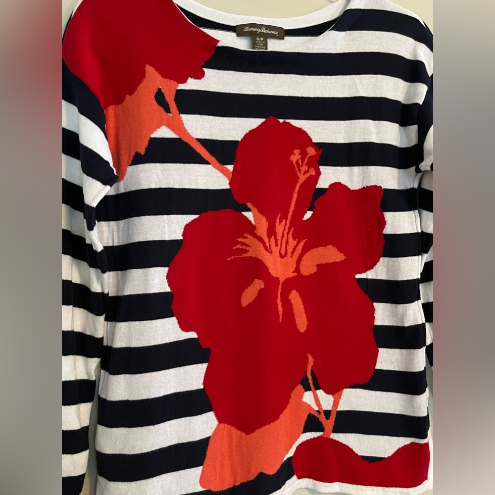 TOMMY BAHAMA 🌴  | Small | SOFT Sweater! - Picture 4 of 12